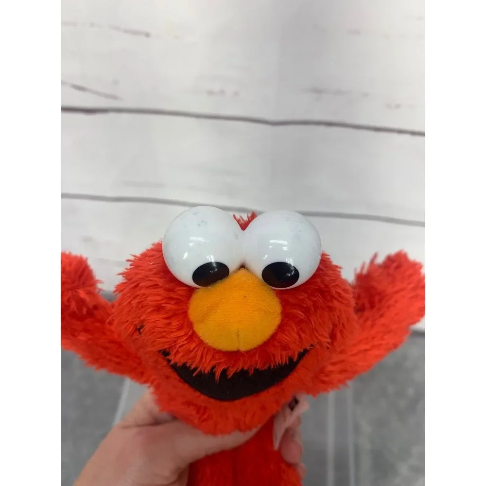 Sesame Street 8 Inch Elmo Stuffed Plush‎ Toy